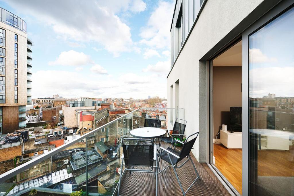 Modern Serviced 3-Bedroom Flat In East Londra Exterior foto
